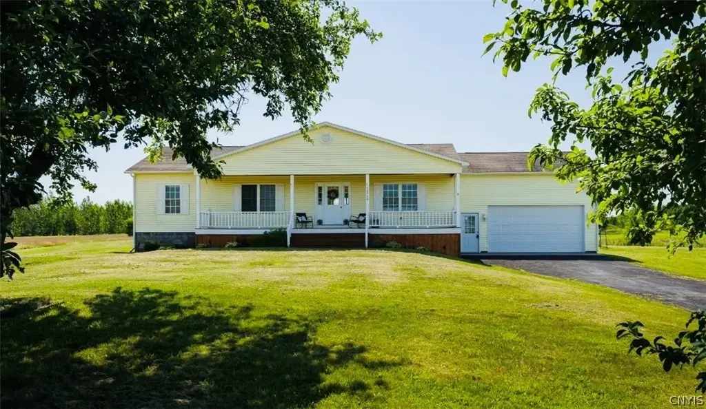 30730 Nys Route 37, Le Ray
