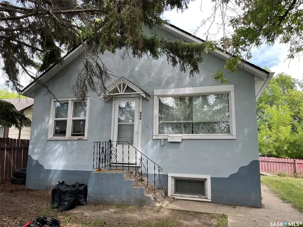 630 5th Avenue E, Prince Albert