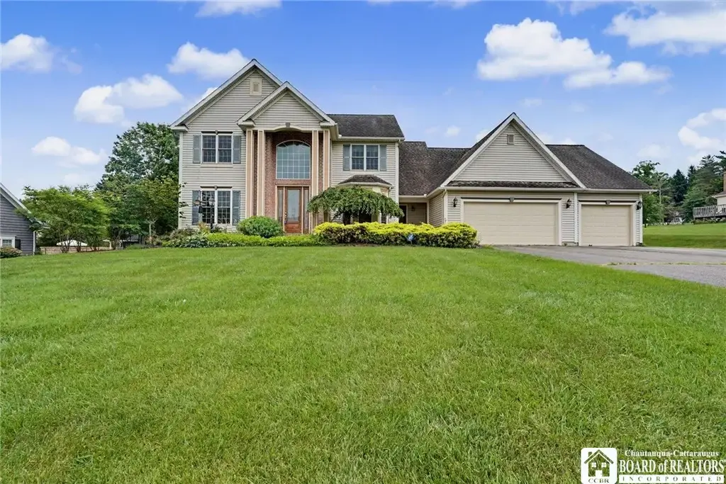 990 Briarwood Drive, Busti