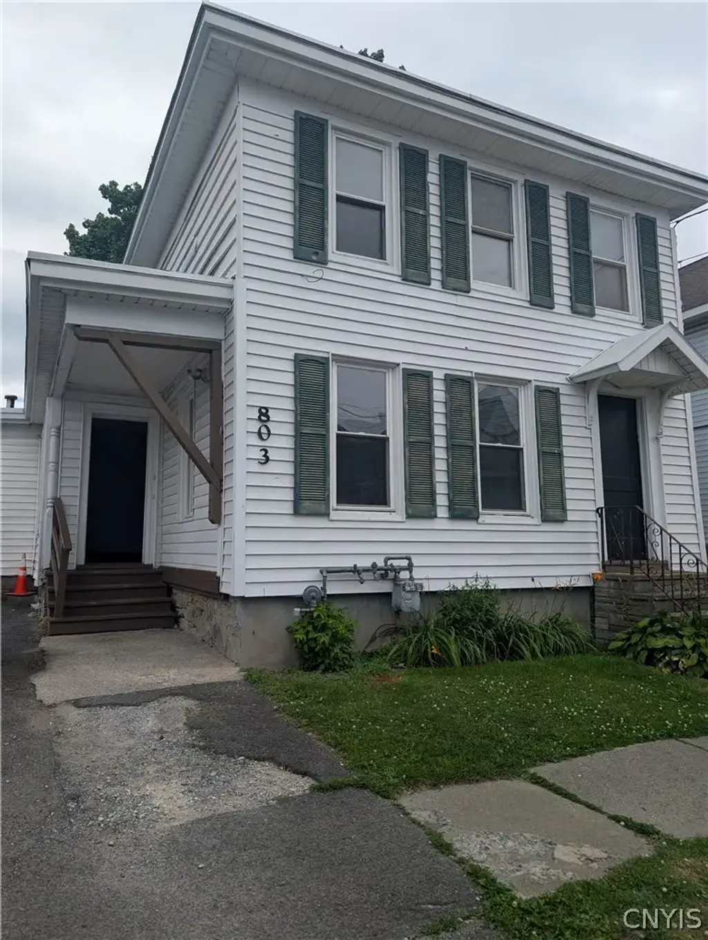 803 Oswego Street, Utica