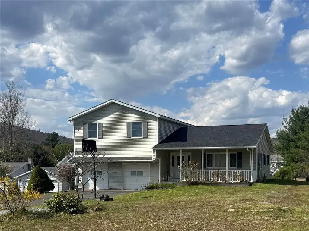 112 Central Drive, Oneonta