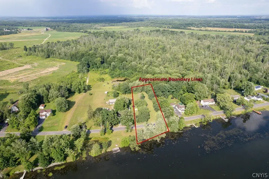 366 Oneida River Road, Schroeppel