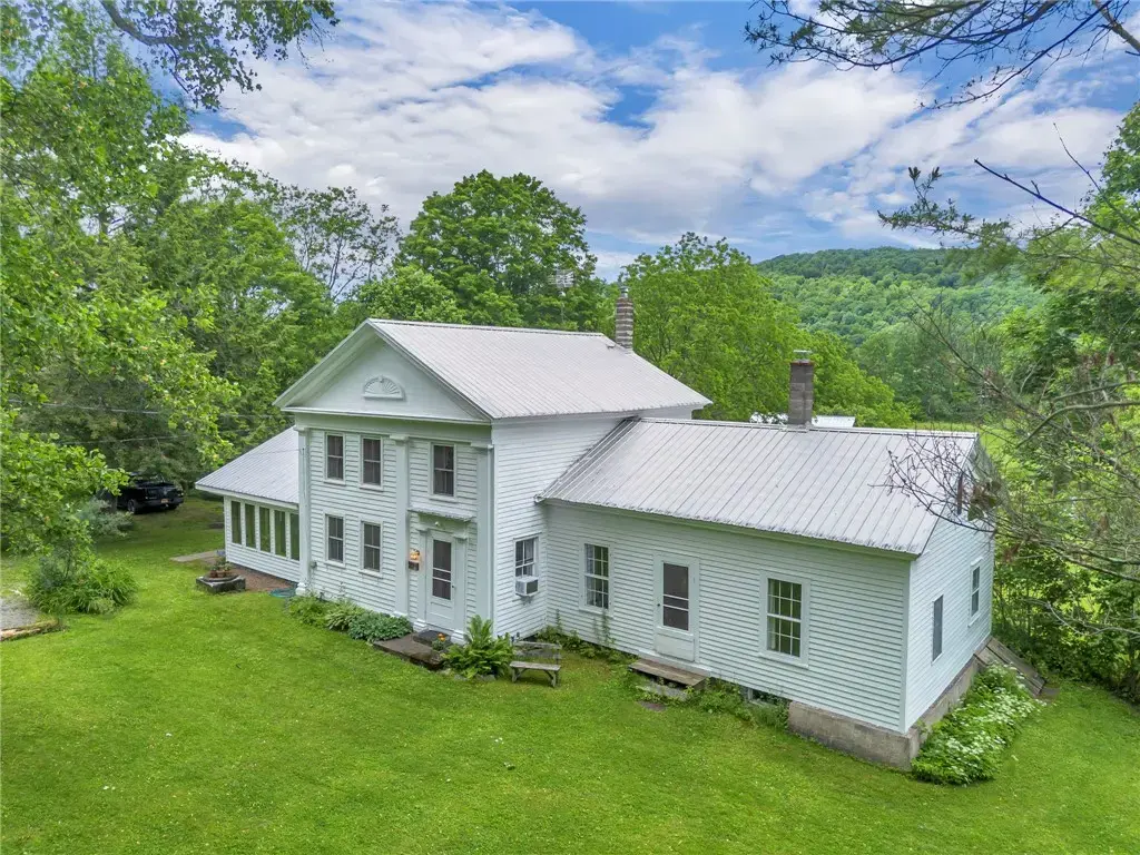 577 State Highway 165, Roseboom