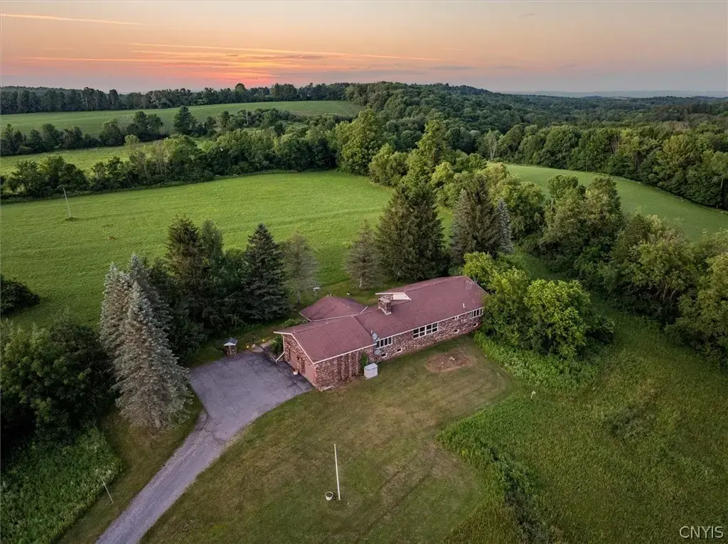 143 Lake Road, Columbia