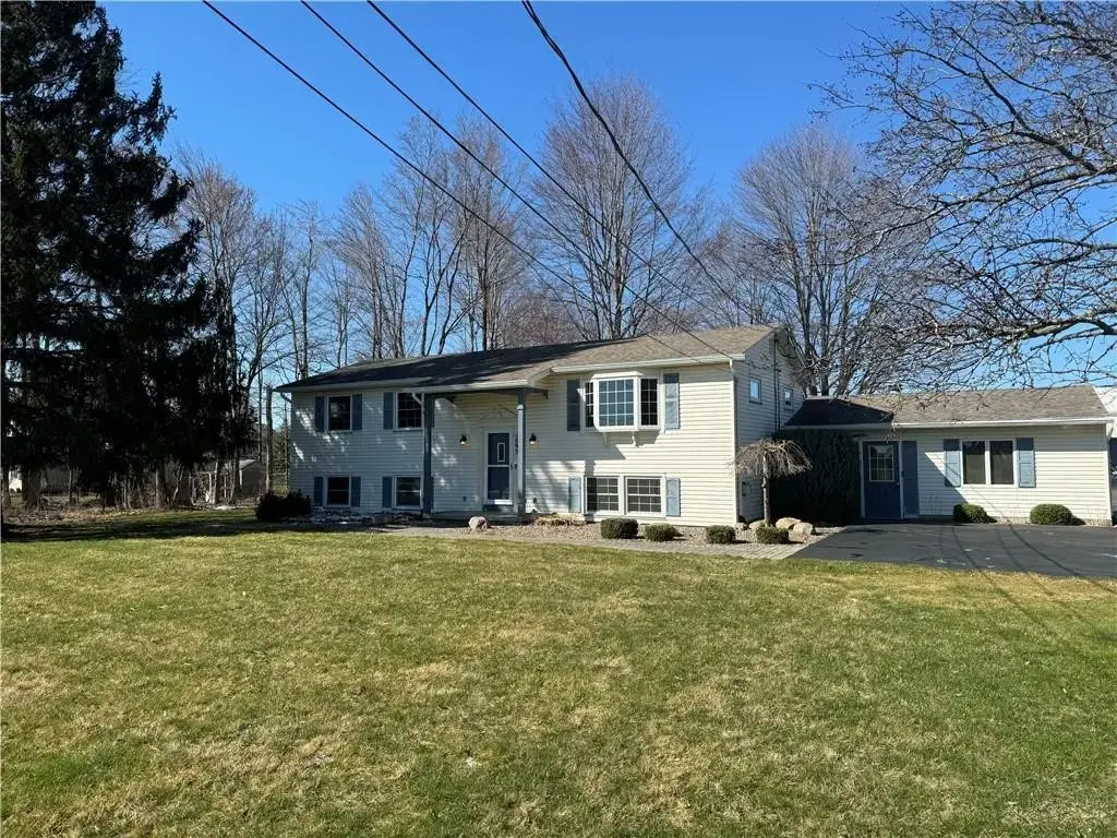 1095 Hamlin Parma Townline Road, Hamlin