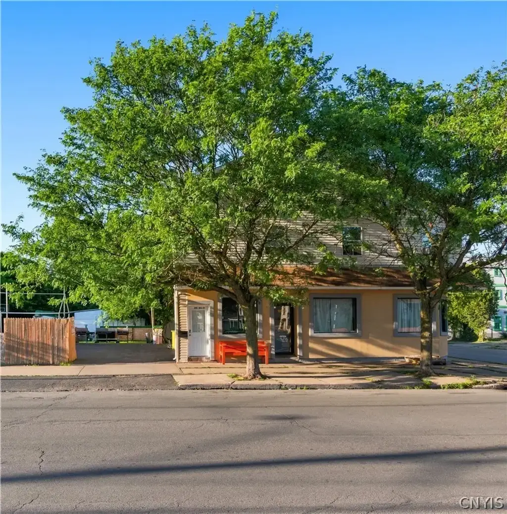 893 Bleecker Street, Utica