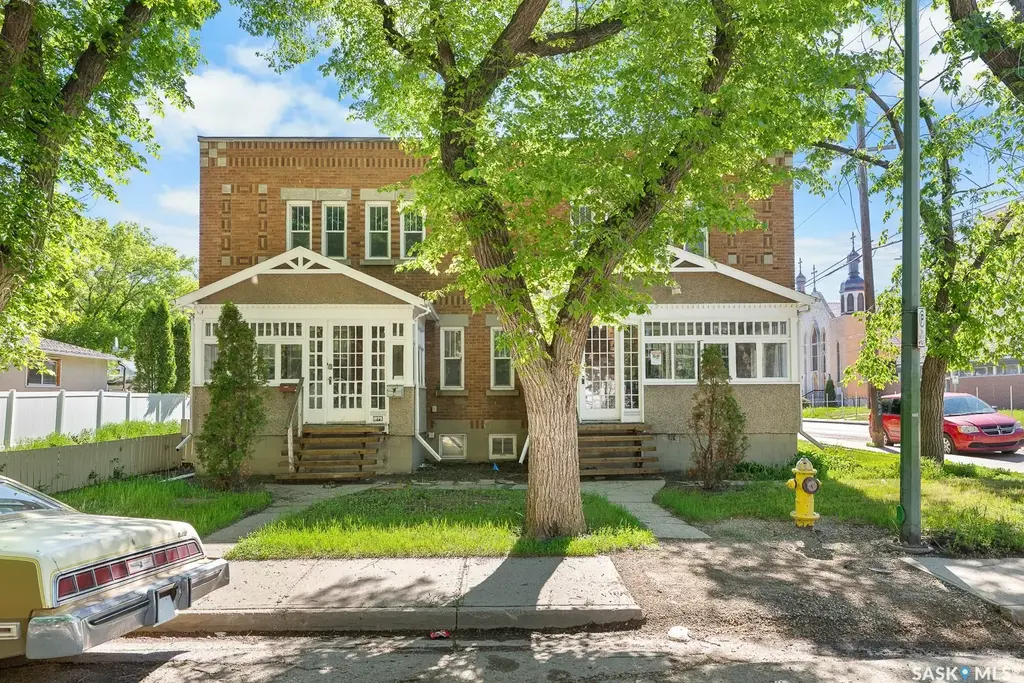 1875 Ottawa Street, Regina