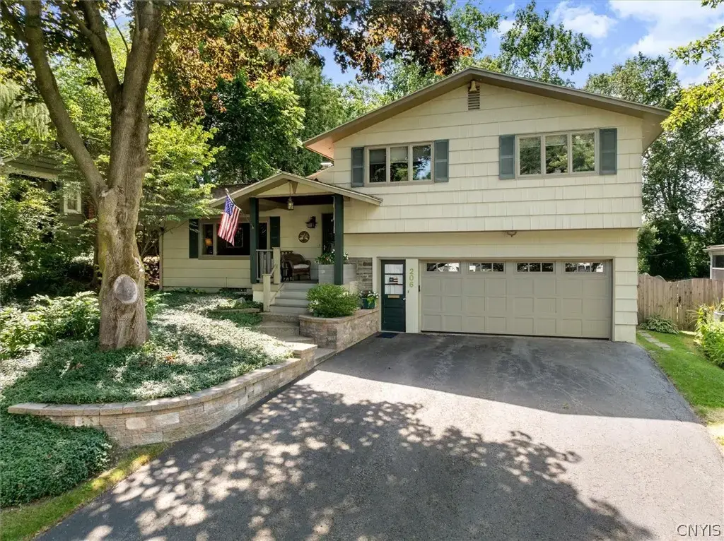 206 Hurlburt Road, Syracuse