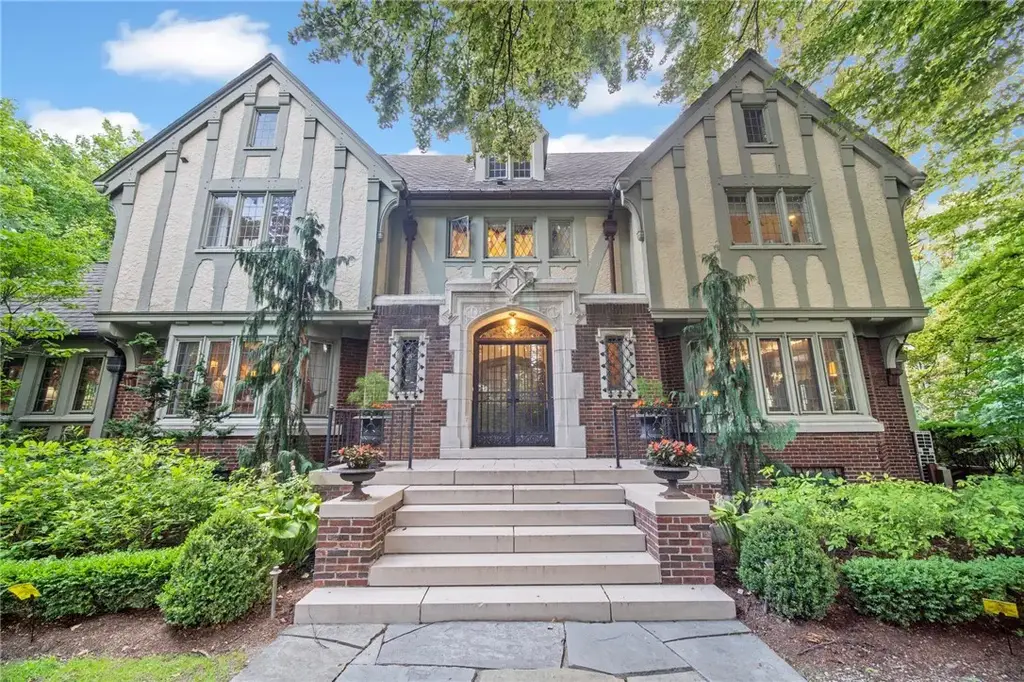 2351 East Avenue, Brighton