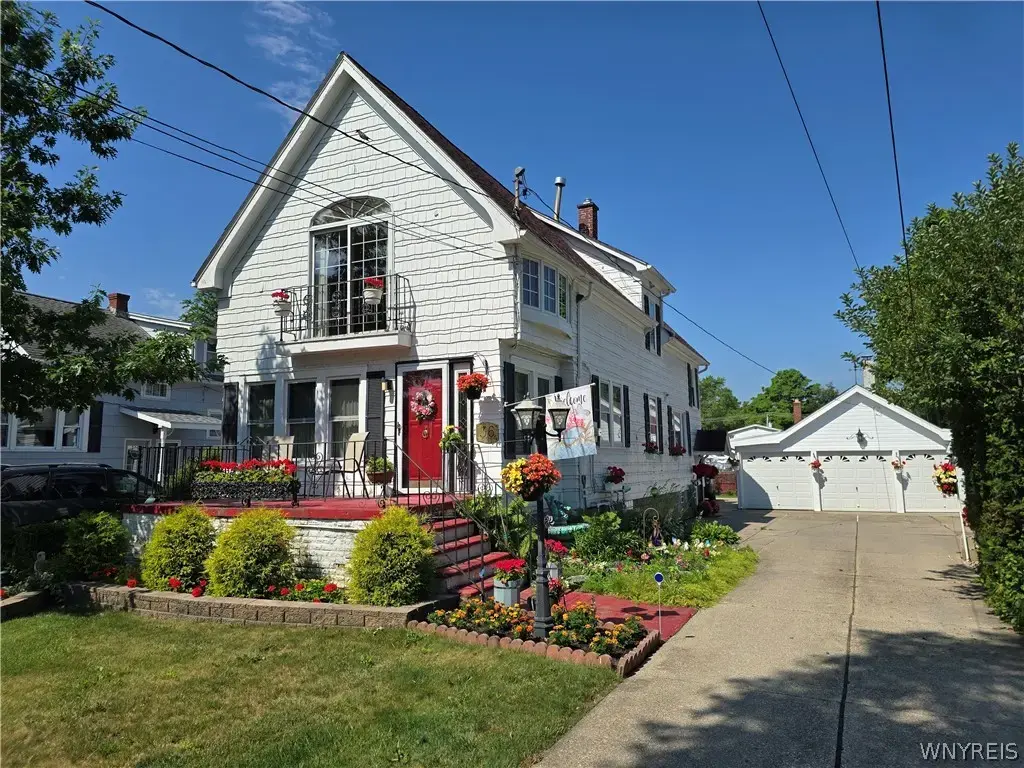 36 Dellwood Road, Amherst