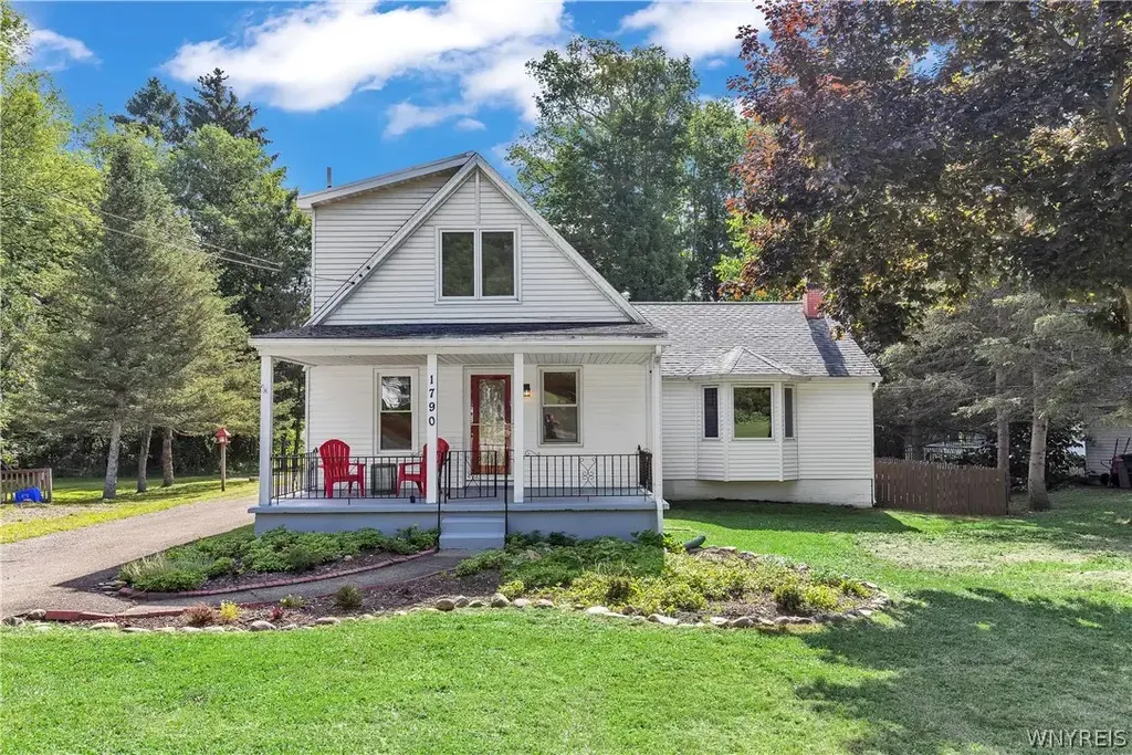 1790 Davis Road, Aurora