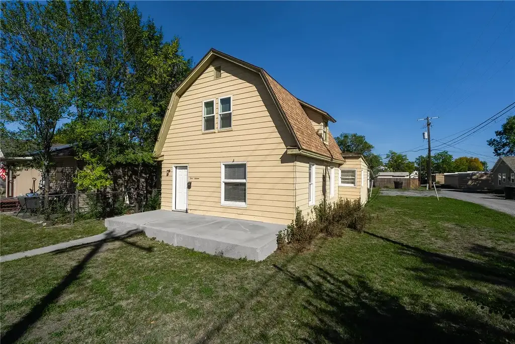 413 Birch Avenue, Laurel