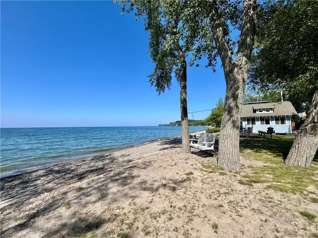 Crescent Beach, Huron