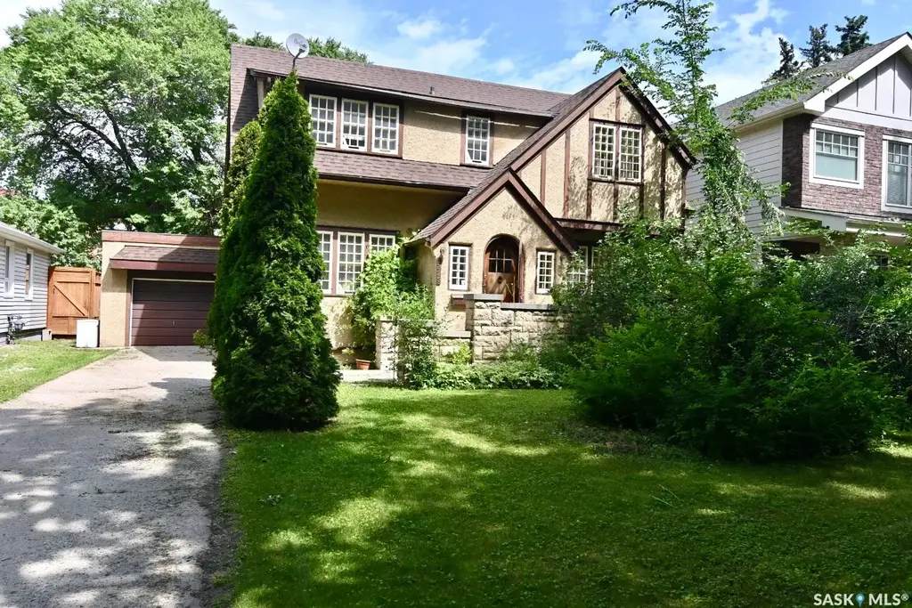 1325 Elliott Street, Saskatoon