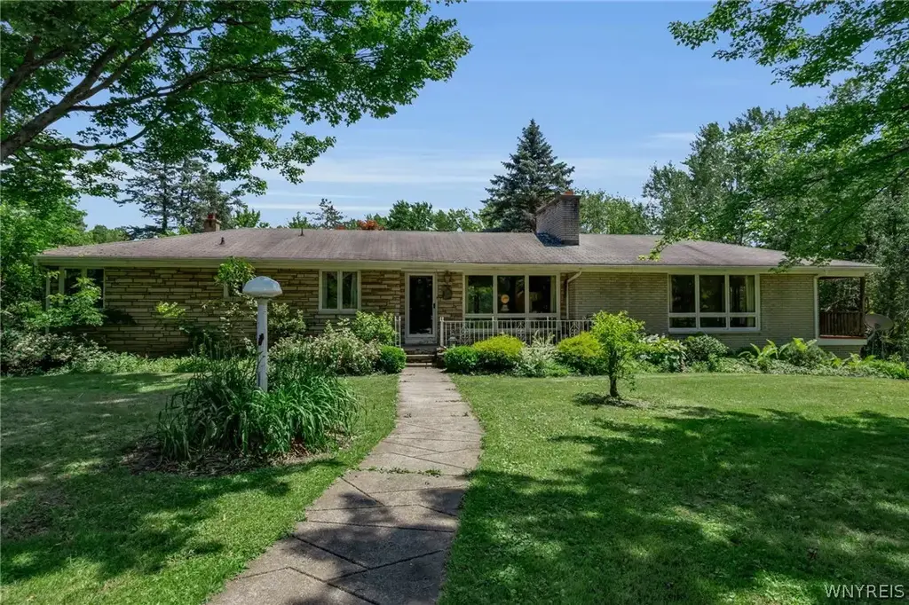 2035 Eastwood Road, Marilla