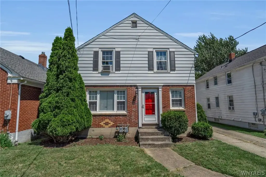 1203 Eggert Road, Amherst