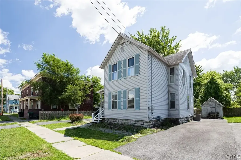 111 W Lynde Street, Watertown City