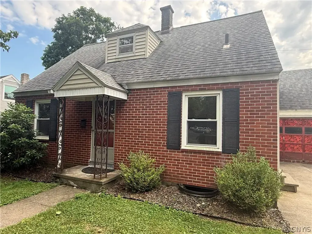 142 Marlboro Road, Utica