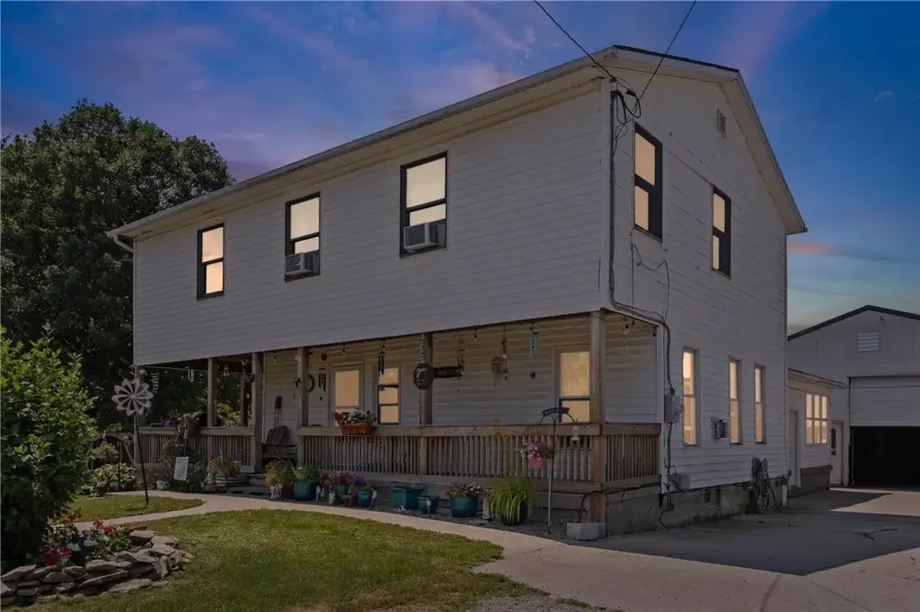 6112 Sautell Road, Bergen