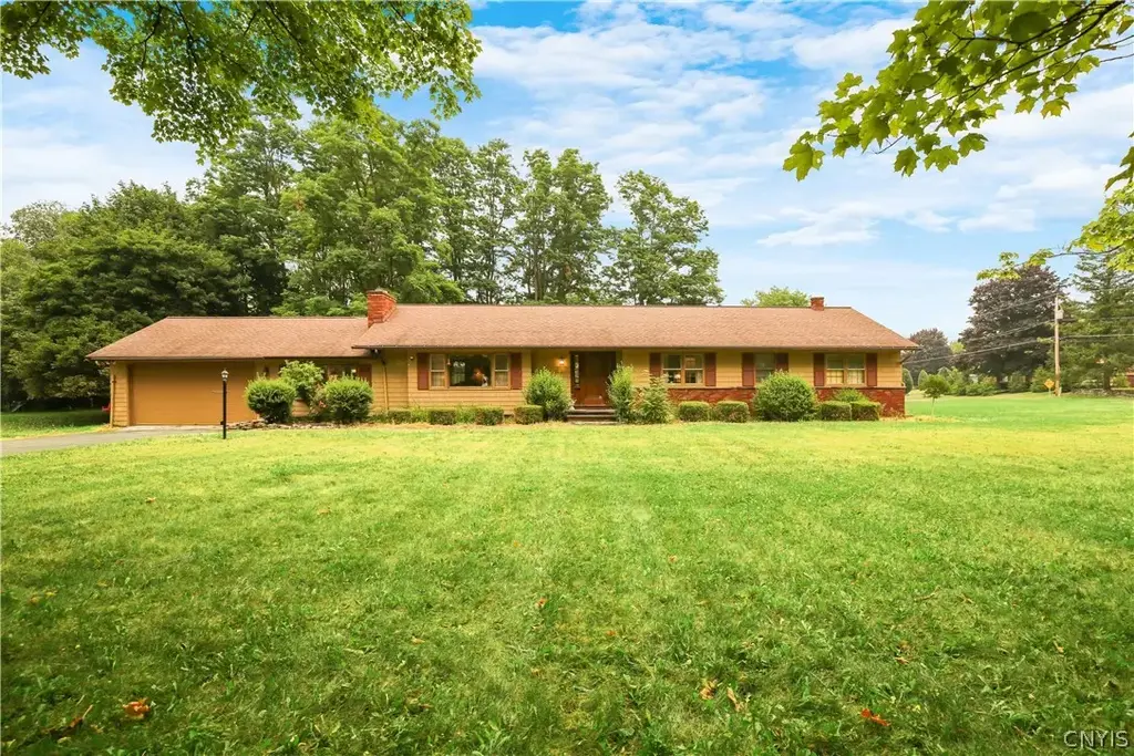 7216 Woodchuck Hill Road, Manlius