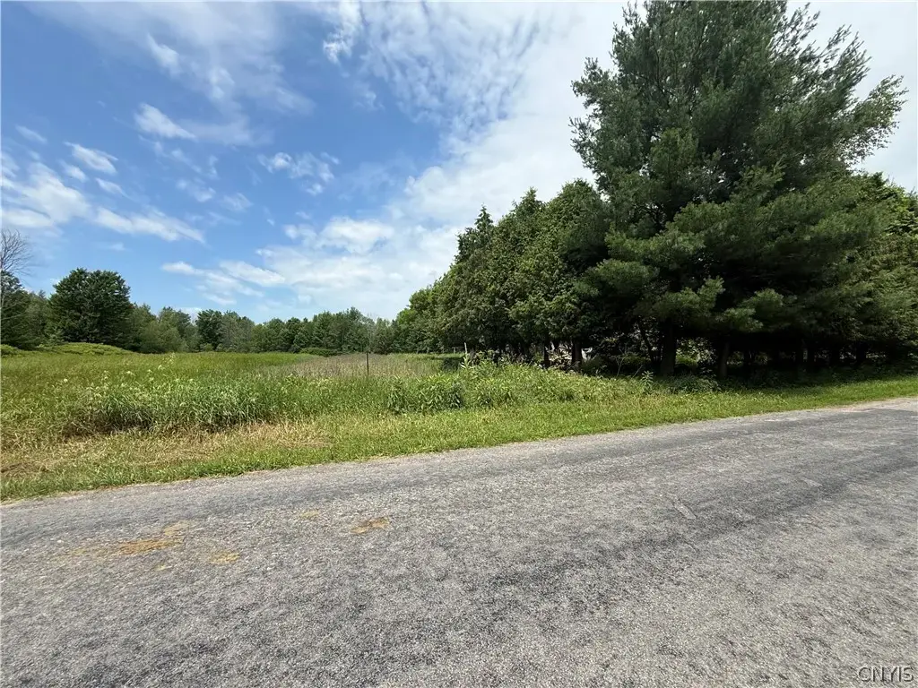 363 East Road, De Peyster