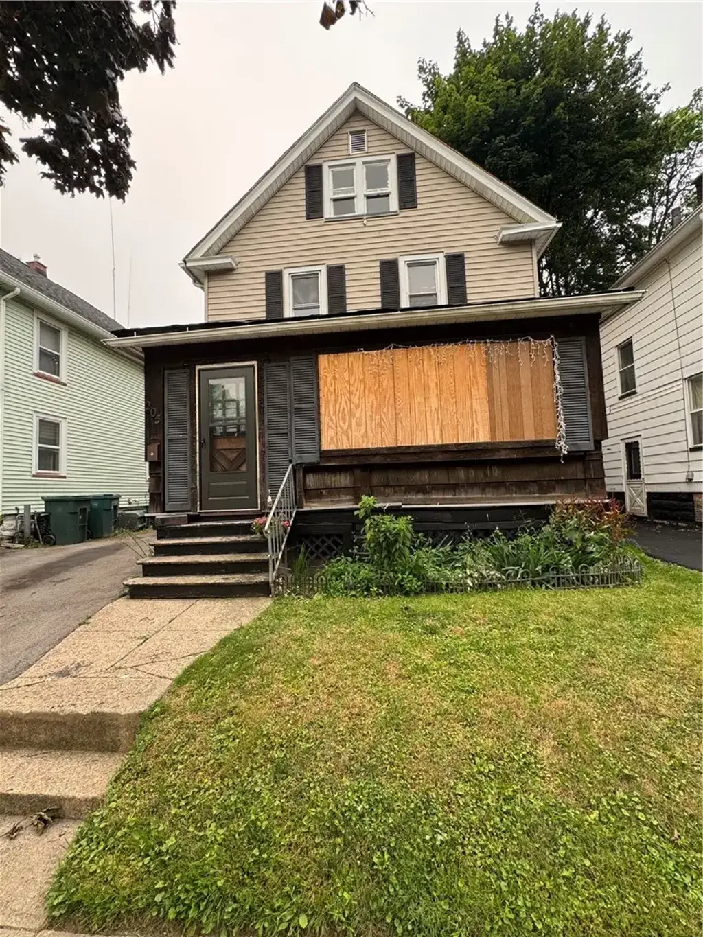 205 Roycroft Drive, Rochester