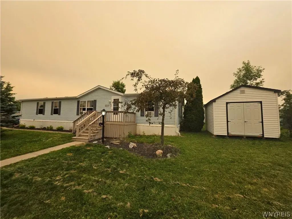 1215 Ridgewood Drive, Lockport Town