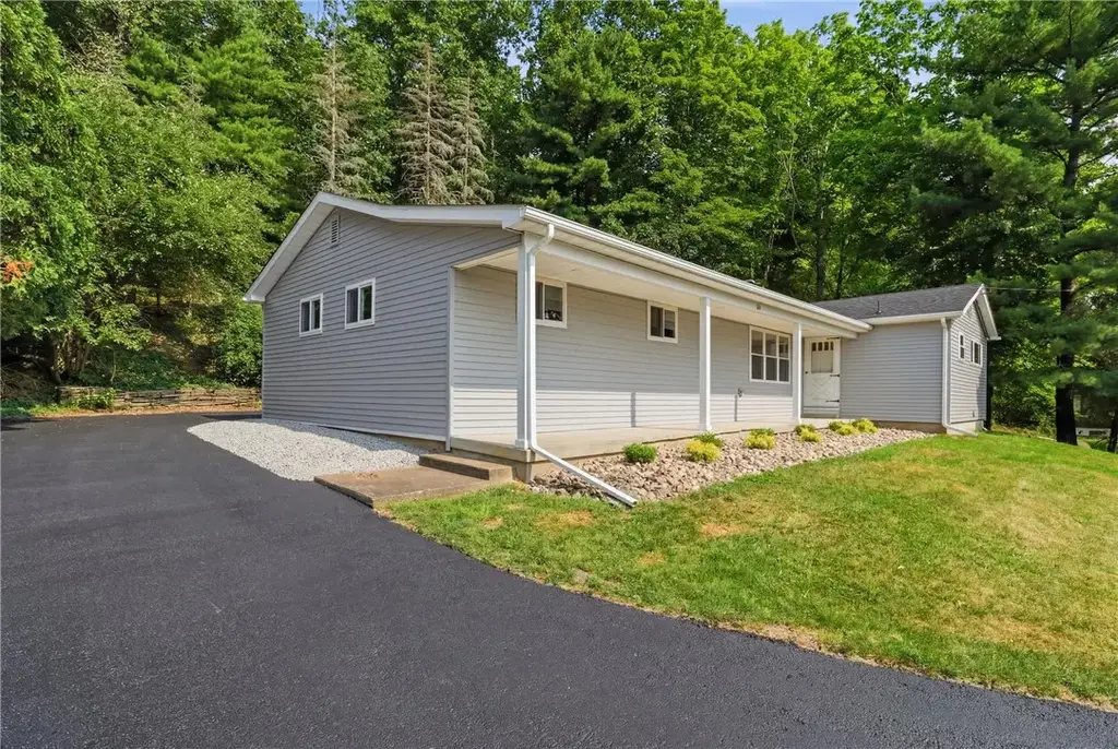 964 Upland Drive, Elmira