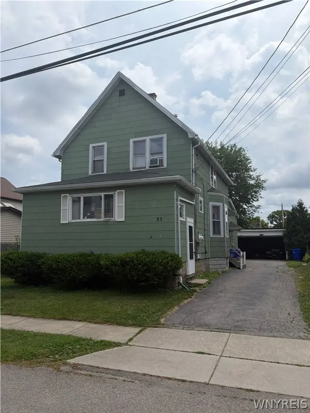 35 Bellwood Avenue, West Seneca