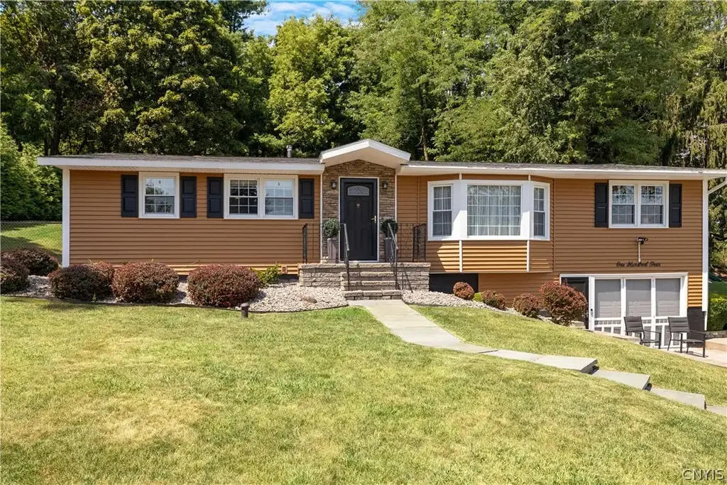 104 Ivy Lane, Camillus