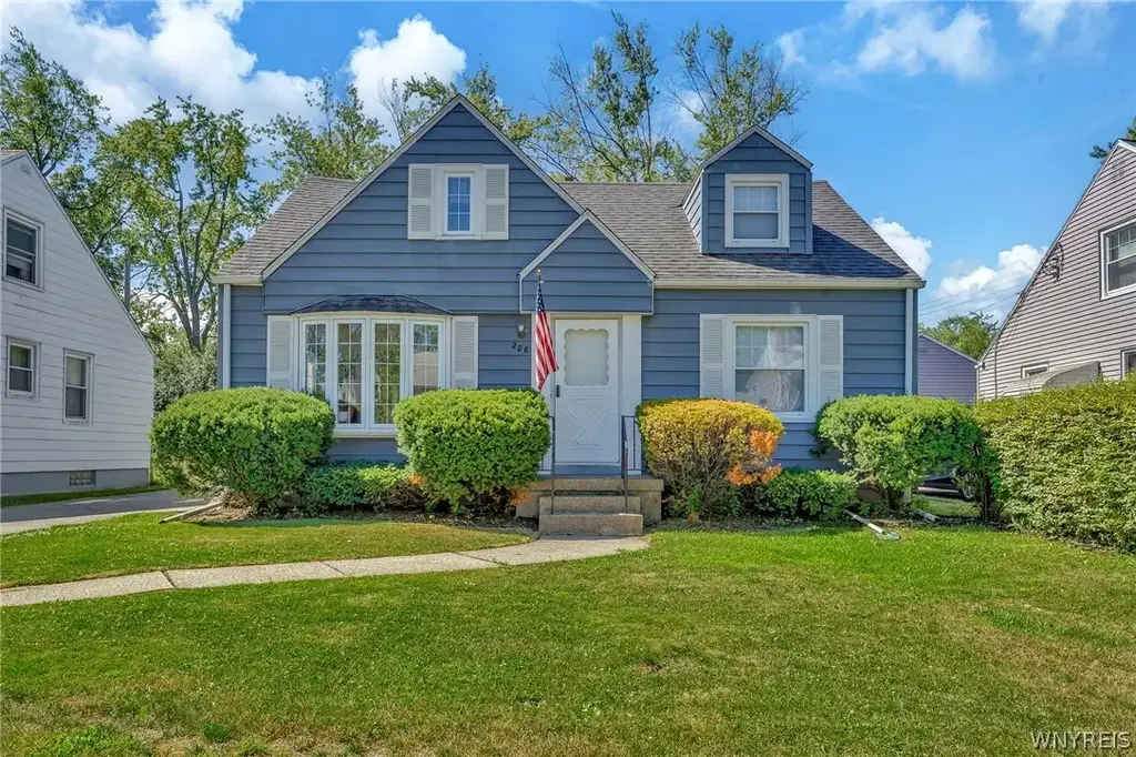 206 Wrexham Court N, Tonawanda