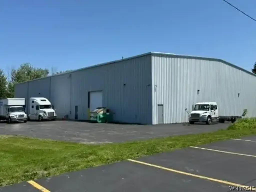5699 Maelou Drive, Hamburg