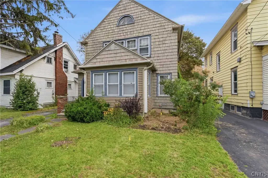 609 Seeley Road, Syracuse