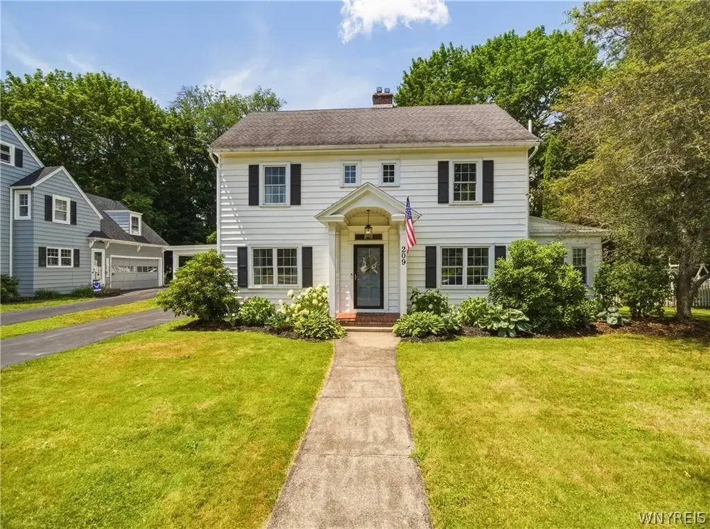 209 Arlington Avenue, Jamestown