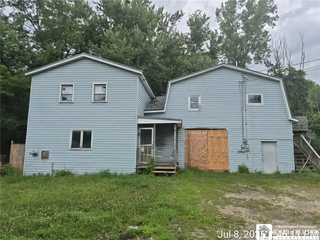 16 W 10th Street, Ellicott