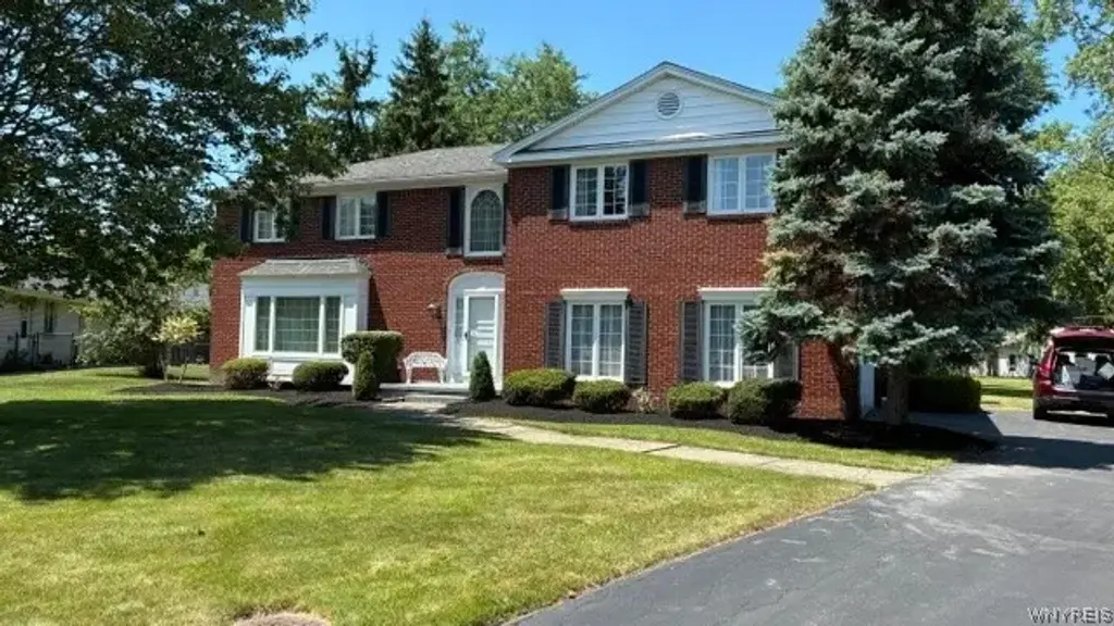 127 Troy View Lane, Amherst