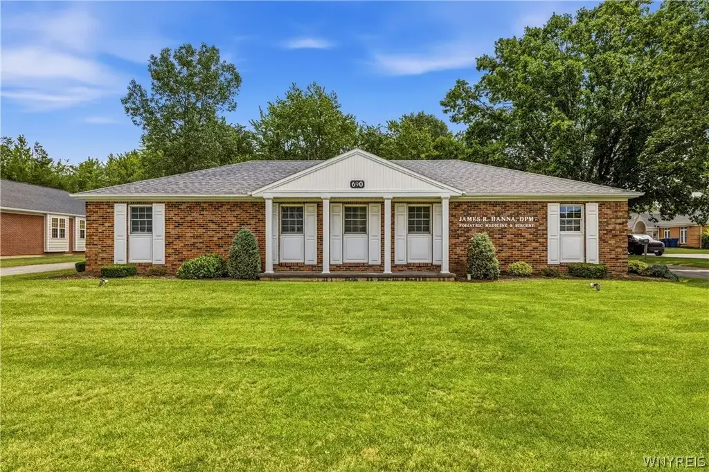 690 Davison Road, Lockport City