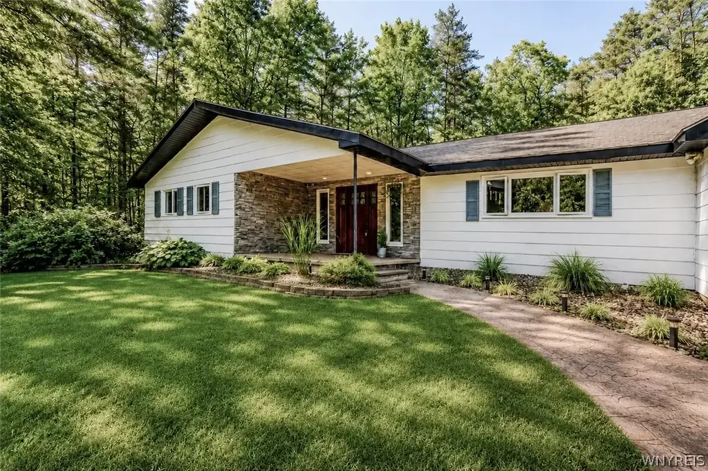 4137 Chapel Hill Road, Humphrey