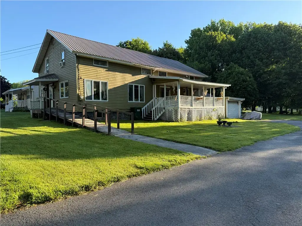 323 Maple Street, Oswego