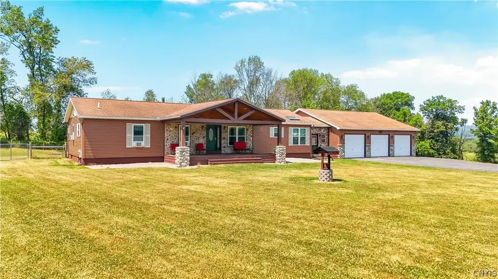 8569 Post Road, Trenton