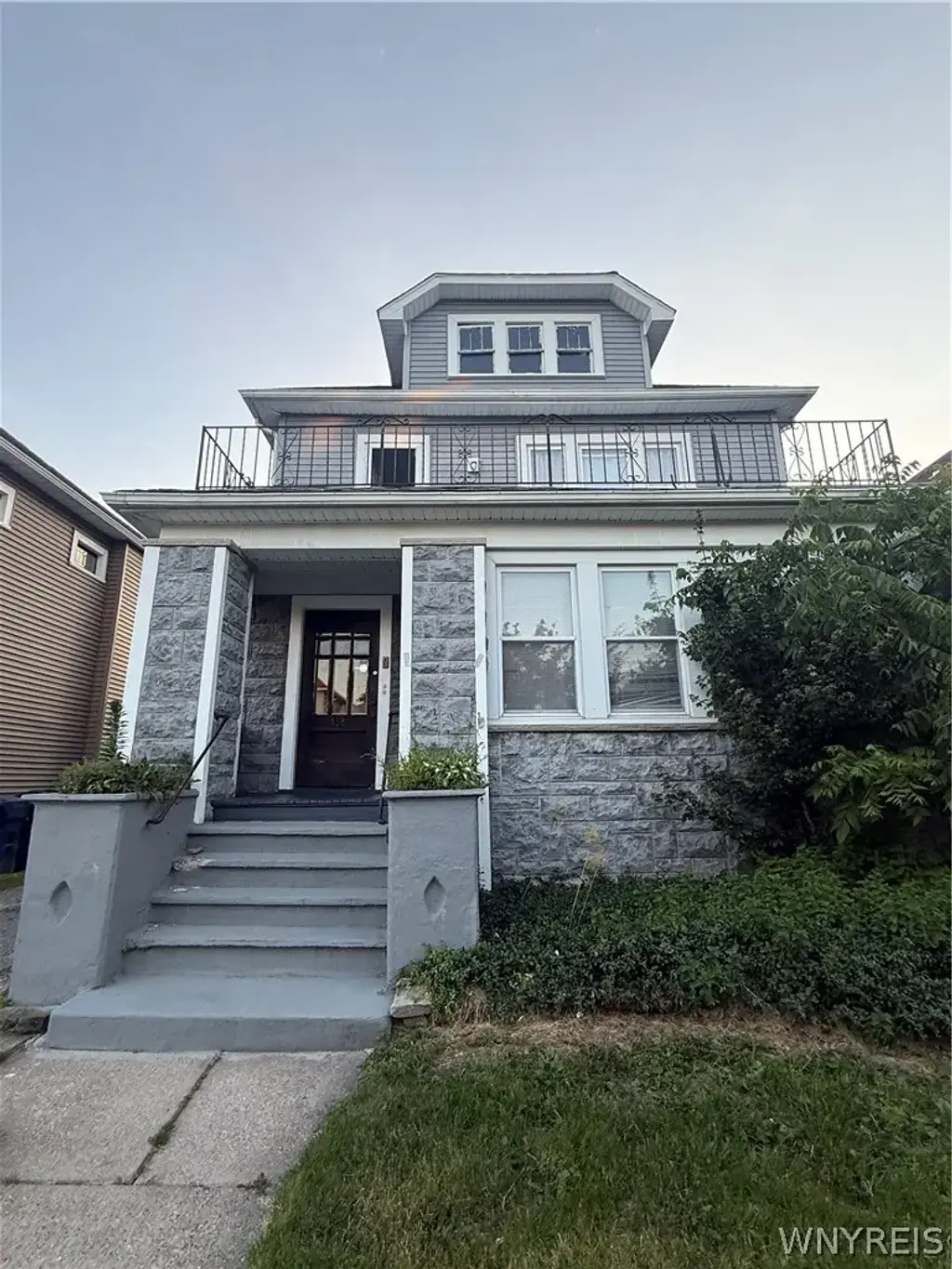 112 Carmel Road, Buffalo