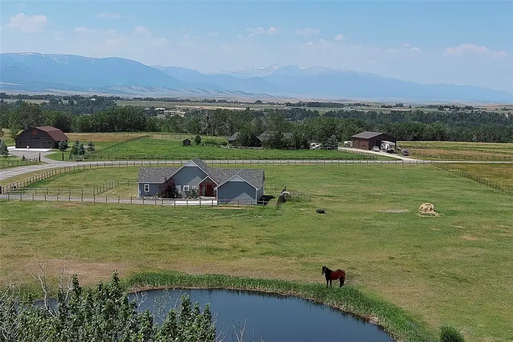 71 Horseshoe Trail, Roberts