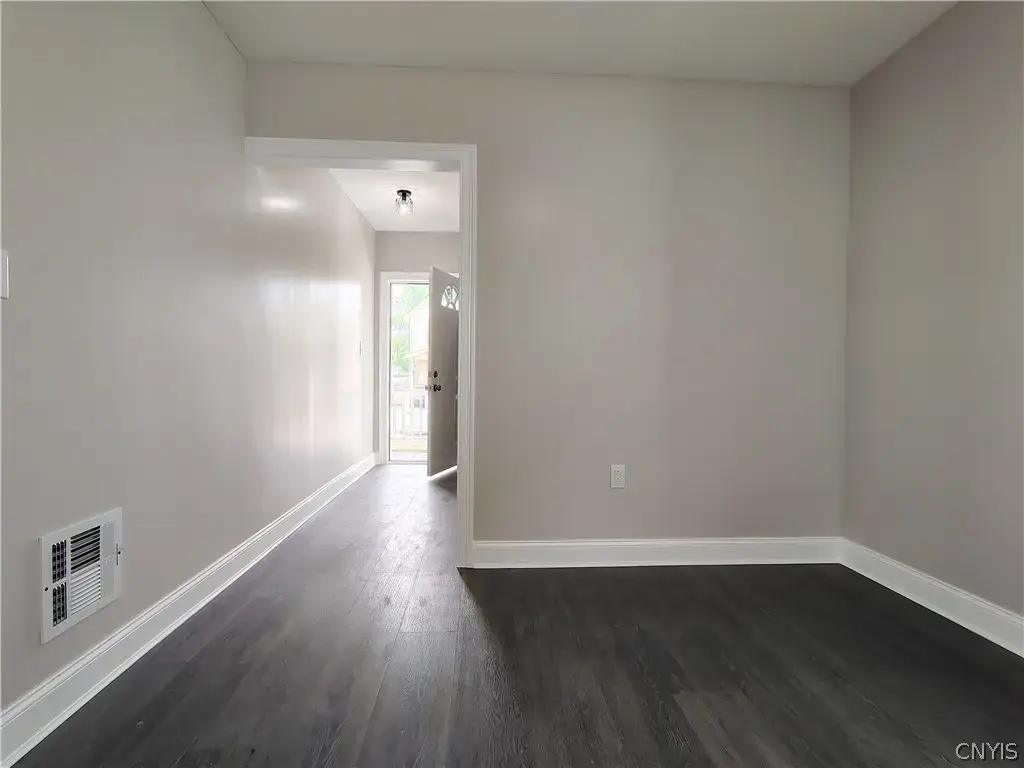 1539 Taylor Avenue, Utica