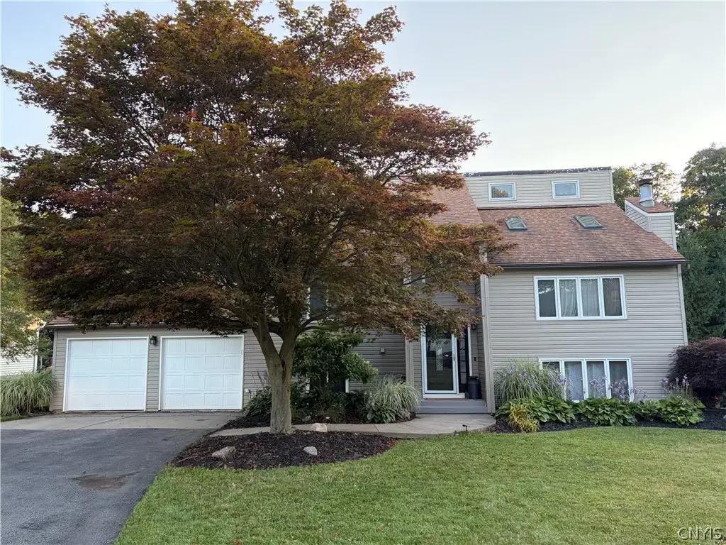 412 Weatheridge Drive, Camillus