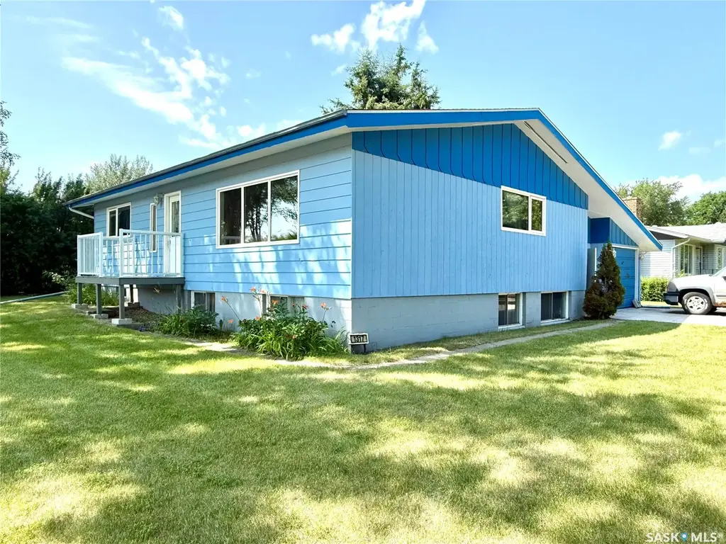 1317 Main Street, Canora