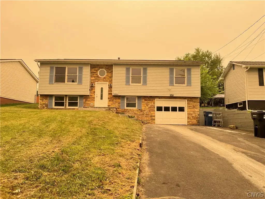 820 Northway Street, Syracuse