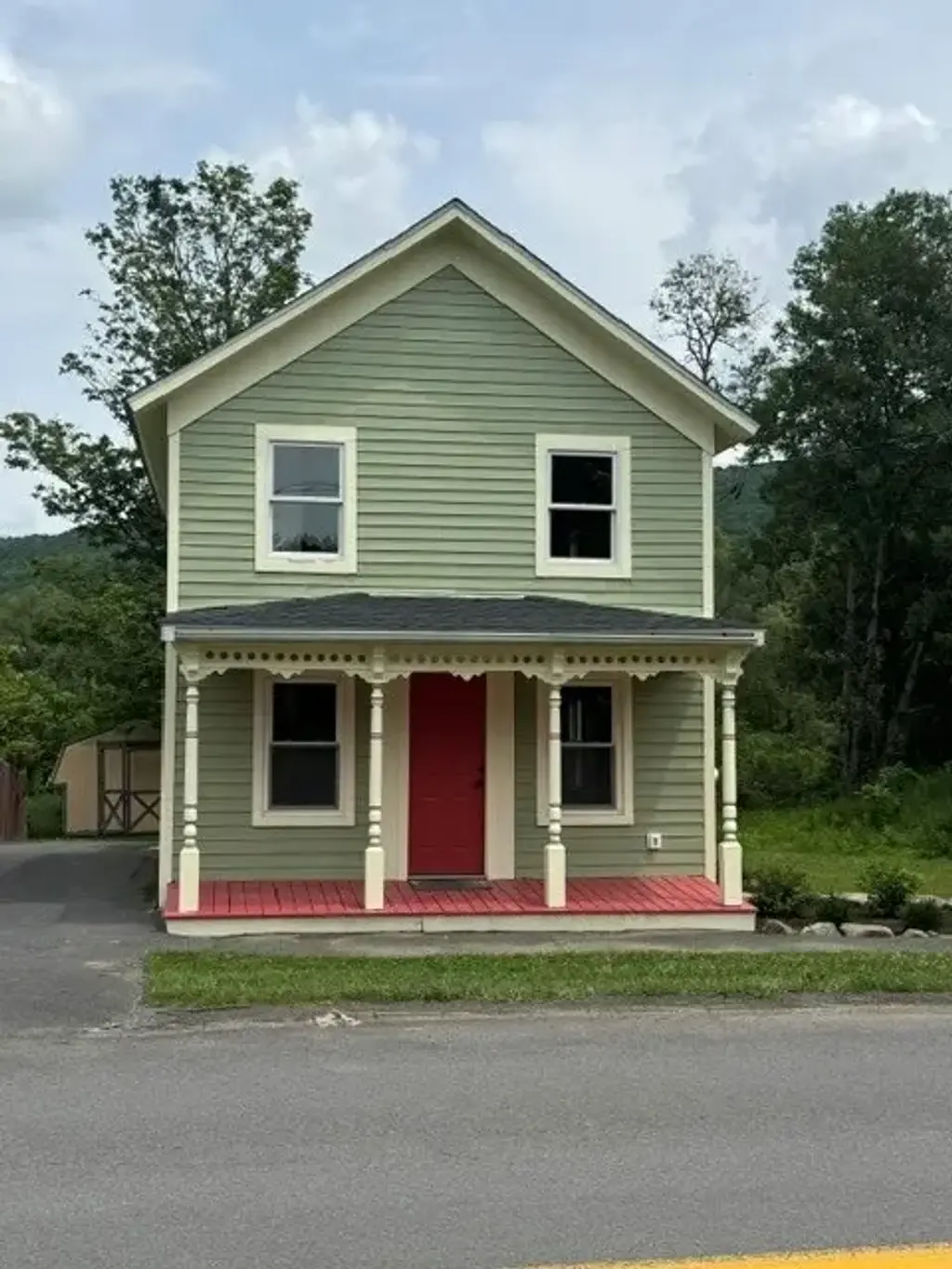 106 Main Street, Laurens