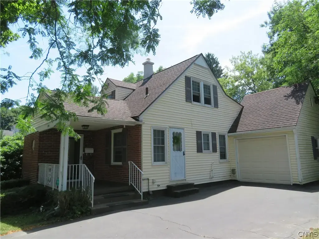 120 Kensington Drive, Utica