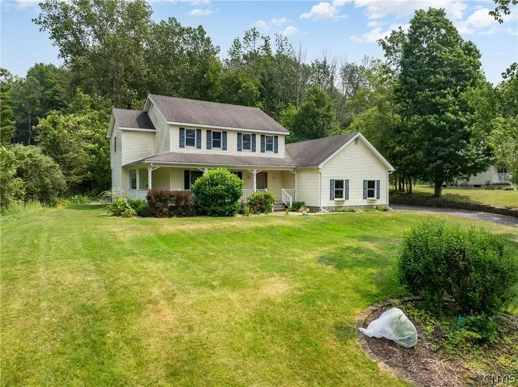 1 Butternut Road, New Hartford