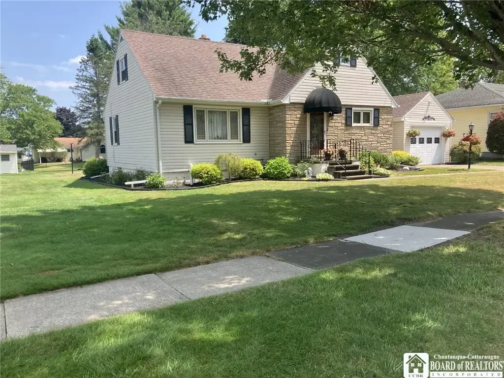 275 Sampson Street, Jamestown